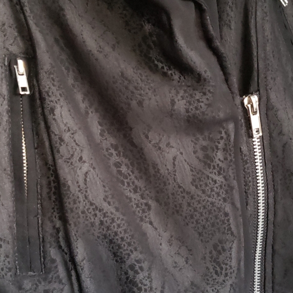 Ladies blouse - Picture 2 of 6